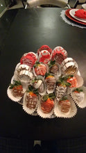 Load image into Gallery viewer, Chocolate Strawberries and Chocolate Oreos Gift Tray Set
